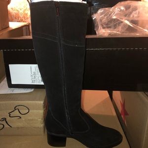 Easy Spirit Grazes Tall Boot